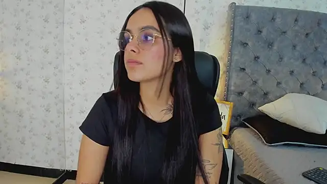 ChloeHarper_ webcam