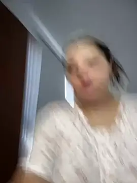 horny_roomiess webcam