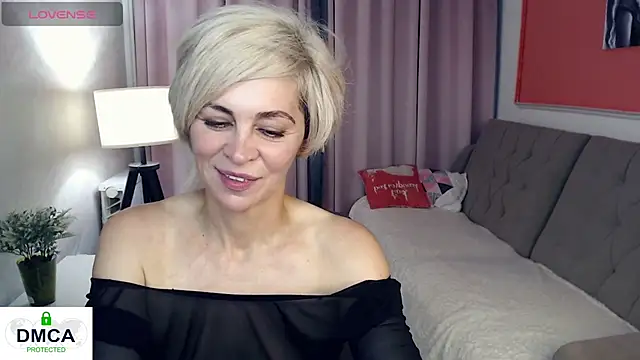 Blonde_lola444 webcam
