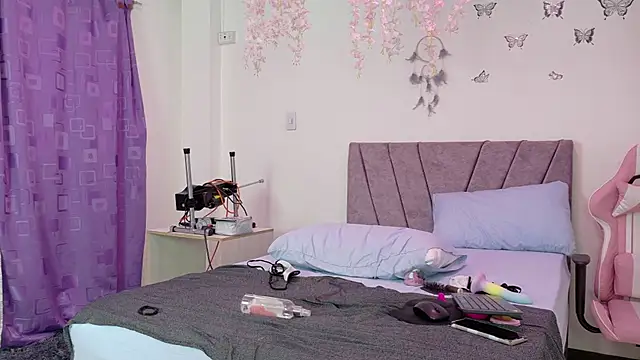 NahomyEvans webcam