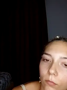 yasmi25 webcam