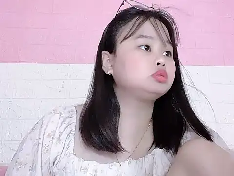 Nhungnhung88 webcam