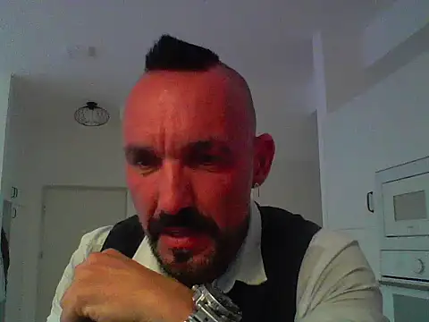publicnakedman webcam