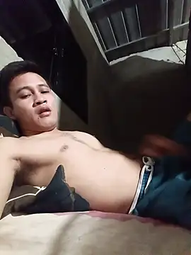 YourAsianSlave webcam