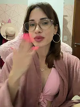 Irresistible37 webcam