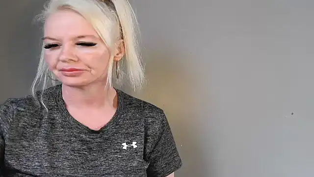 GymQueen_Grace live cam on StripChat
