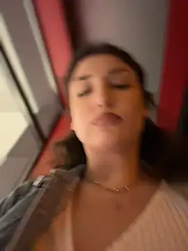 ScarletBloom_ webcam