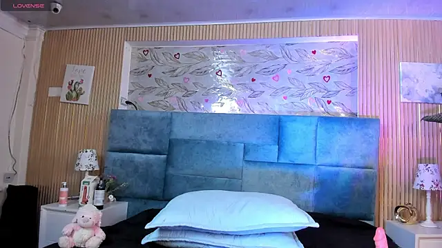 Delphine_doll webcam