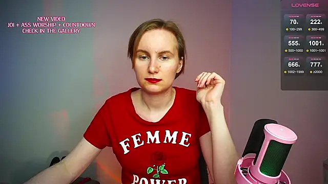 KinkyMissCherry webcam