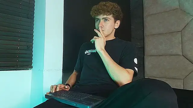 Tyler_Mcrey webcam