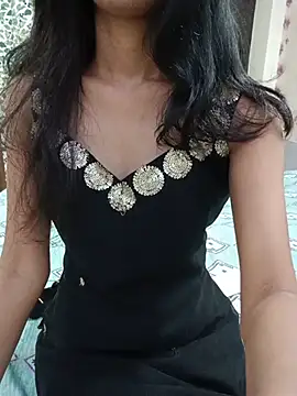 Daisy_Shah_