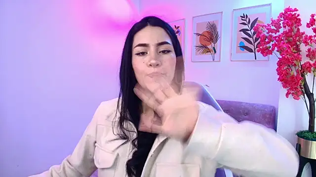 Rainy_doll live cam on StripChat