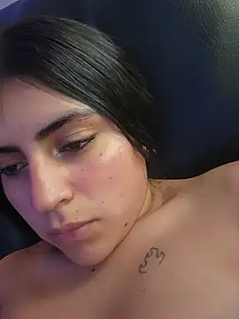 MishRaven live cam on StripChat