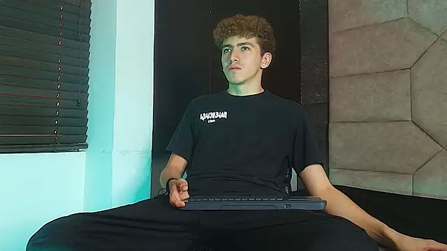 Tyler_Mcrey webcam