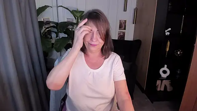 LindaPassionate live webcam show