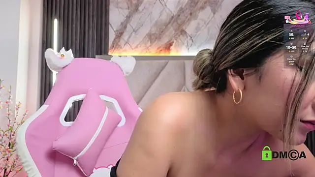 Happy_tits webcam
