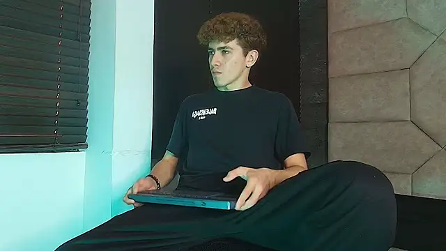 Tyler_Mcrey webcam