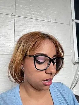 LeylaKnox webcam