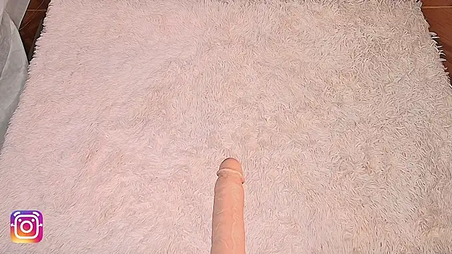 lily_tay_ webcam