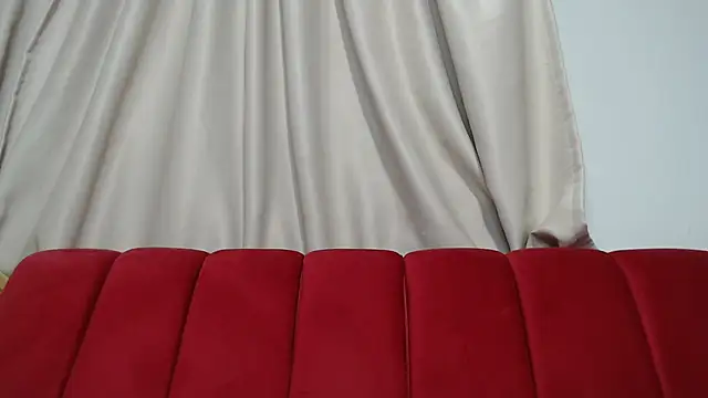 YummyMilkylanexxx webcam