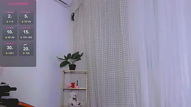 SarahRaynex live cam on StripChat
