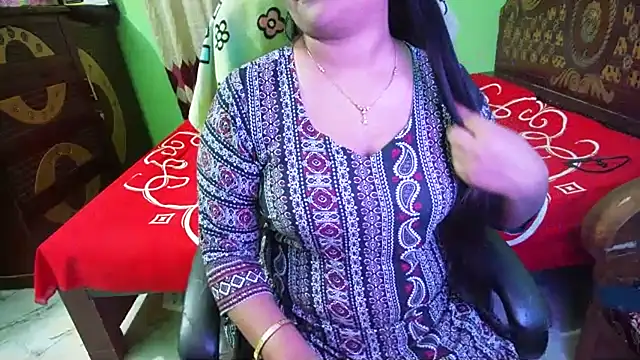 BengaliQueenStar live cam on StripChat