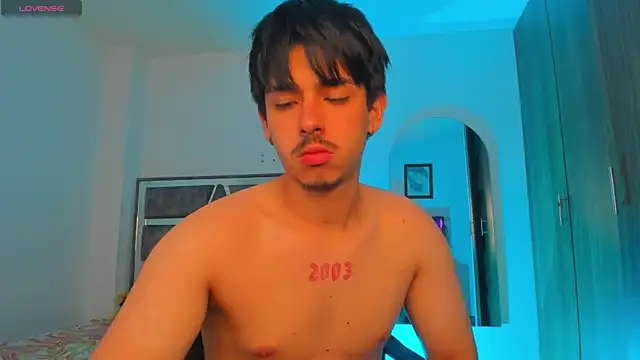Maximo_Miller webcam