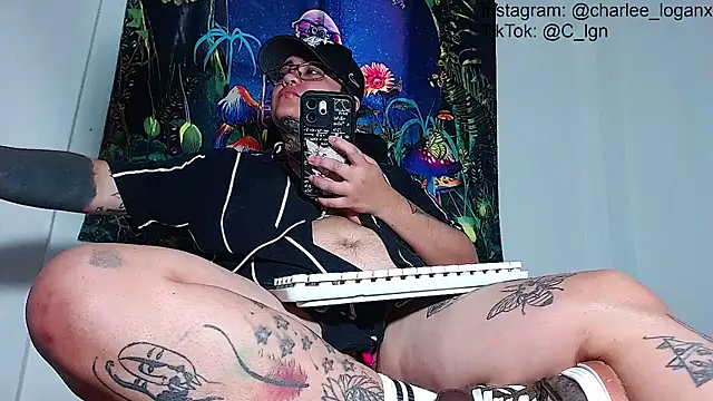 Techno_420_ webcam
