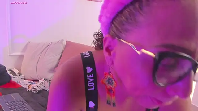 Eva-Millss webcam