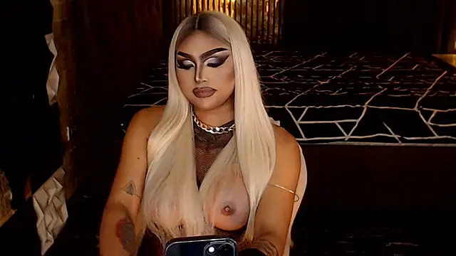MassiveCockTrans webcam