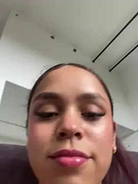 CarolineFyre webcam