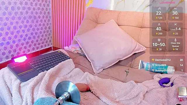 Willow_Levine webcam
