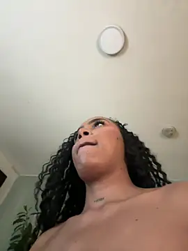 yarirose - YariRose's free webcam - UK Sex Cams