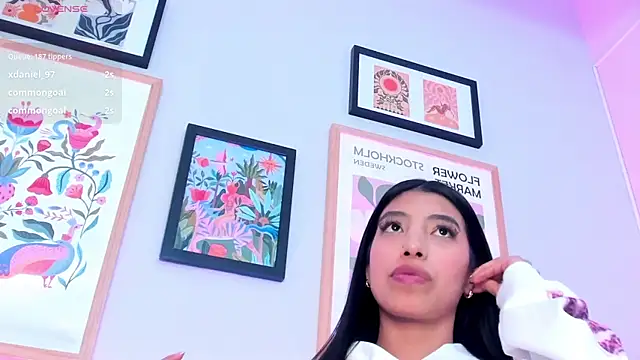 Tiffany_Low webcam
