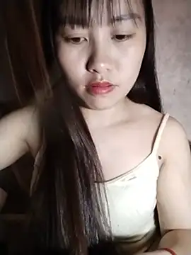 Cherry-squirtt live cam on StripChat