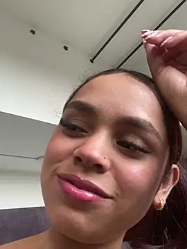 CarolineFyre webcam