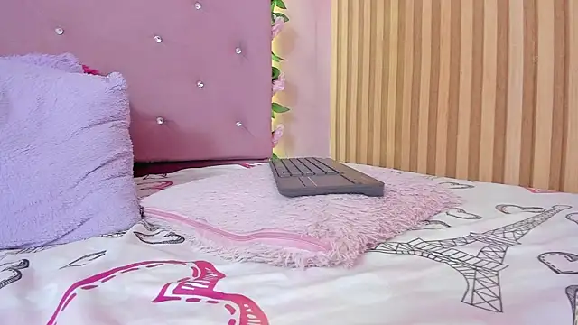 lovely__kiss__ webcam