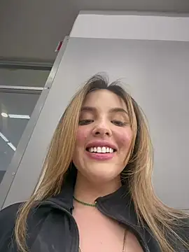 Alirawrz webcam