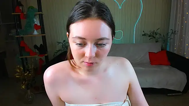 AlluringLookk webcam
