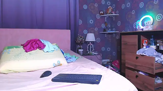 SquirtyAlice webcam