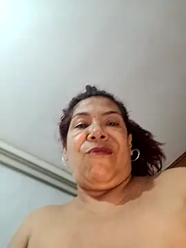 Scarlet_curly8a webcam