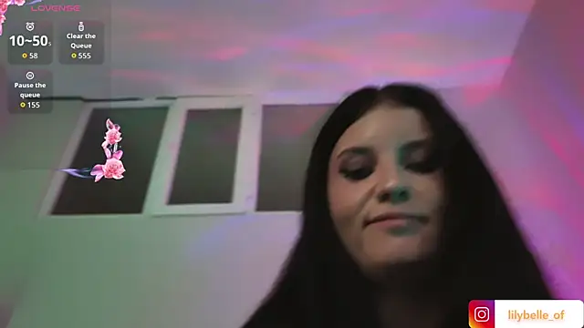 LilyBellee webcam