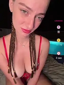 CurlyChloe webcam