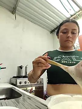 Scarlet_Passion webcam
