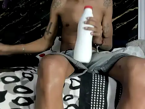 young_boy4luv webcam