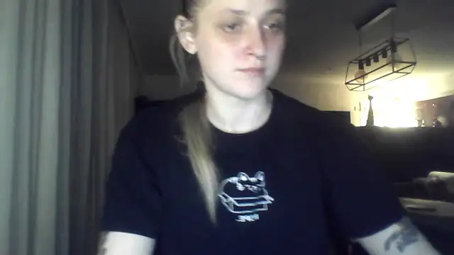 LeaWetGirl webcam
