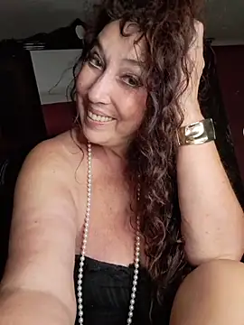 GypsyEsmeralda live cam on StripChat