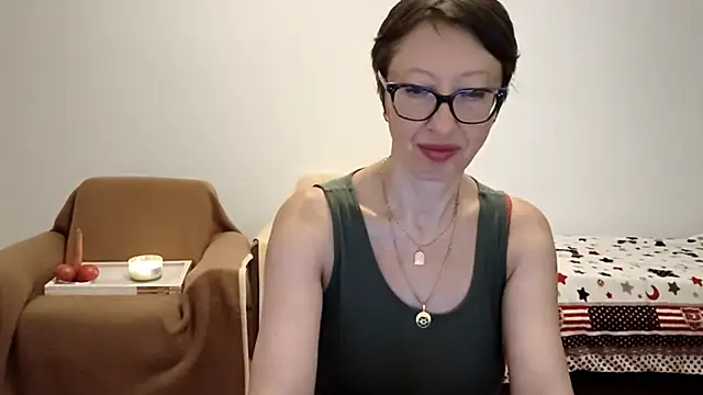 BellaRose_2020 live cam on StripChat
