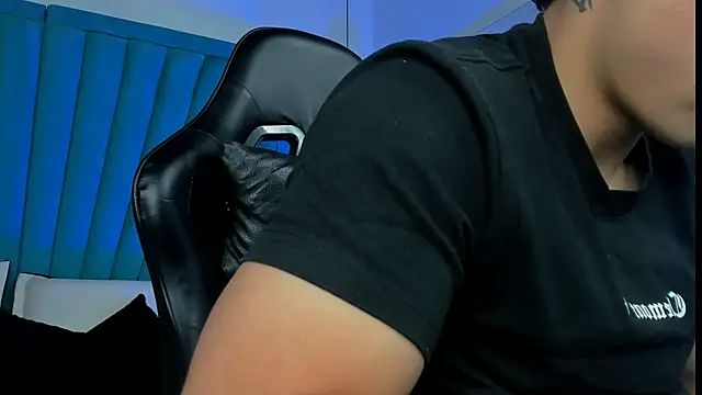 adam_keith - Adam_keith's free webcam - UK Sex Cams