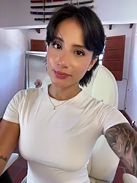 Ale_Lewis live